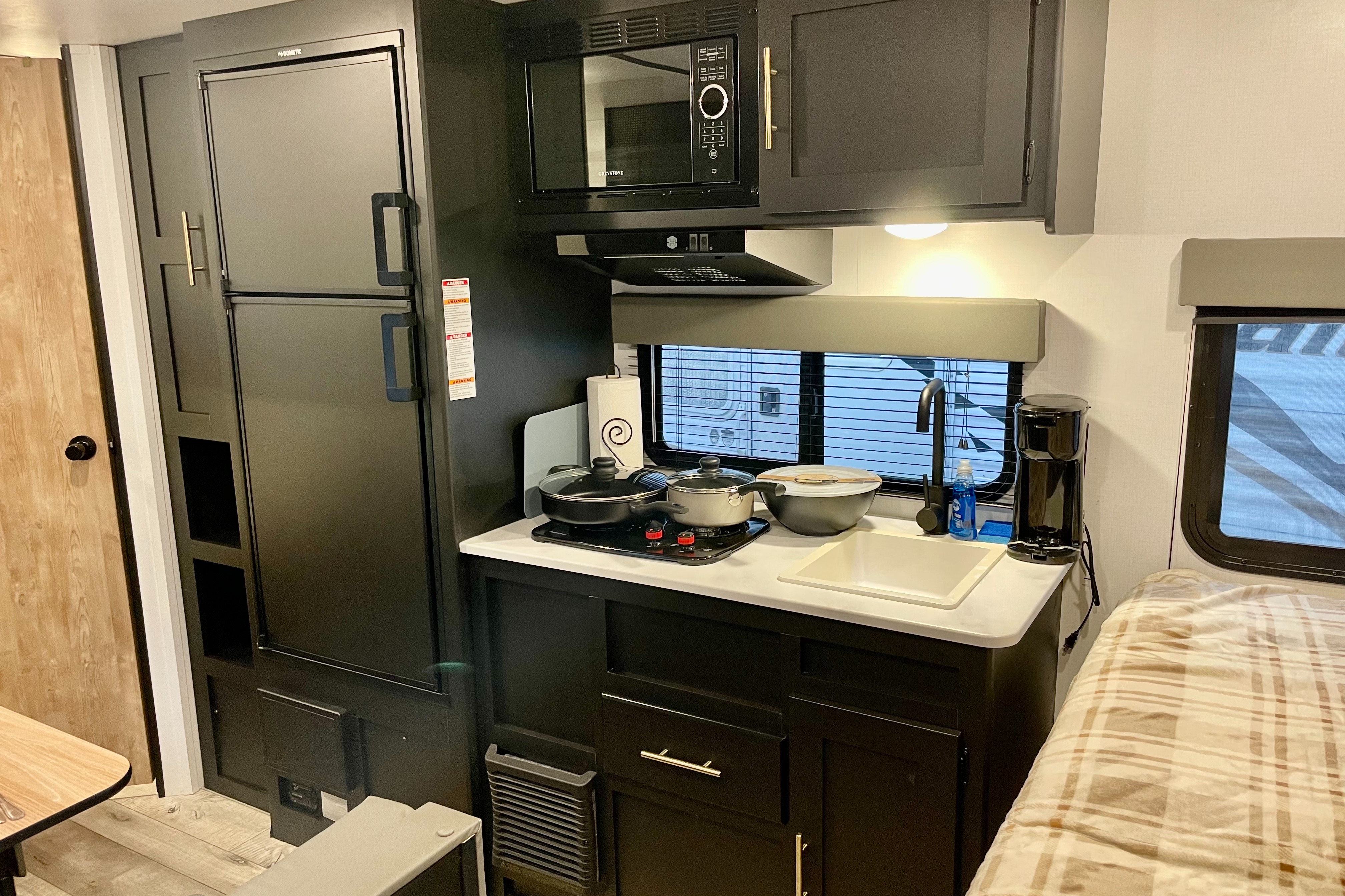 Keystone Springdale RV trailer Sleeps 7 Lightweight