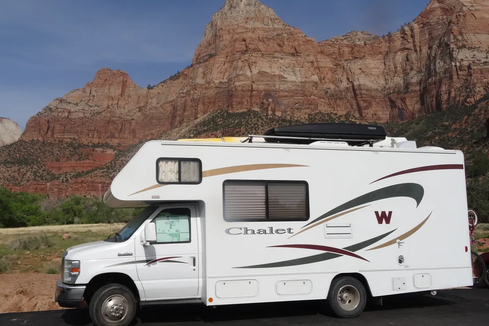 Sud-Ouest Winnebago chalet Classe C 25'