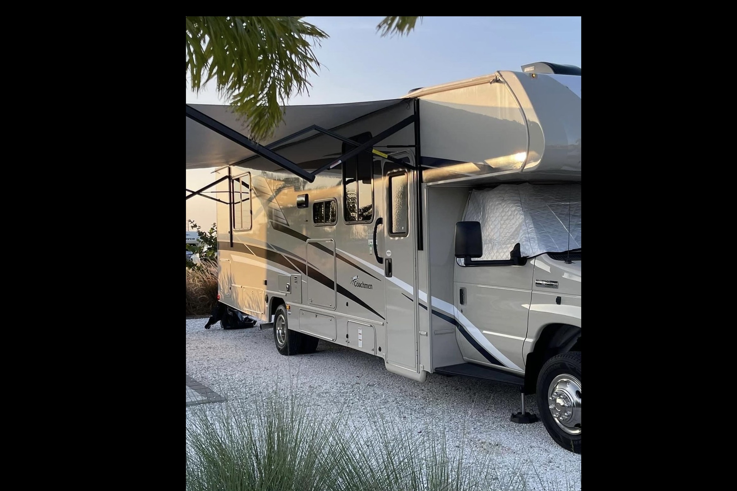 DAVID's Coachmen leprechaun 31.9 MB premier Class C