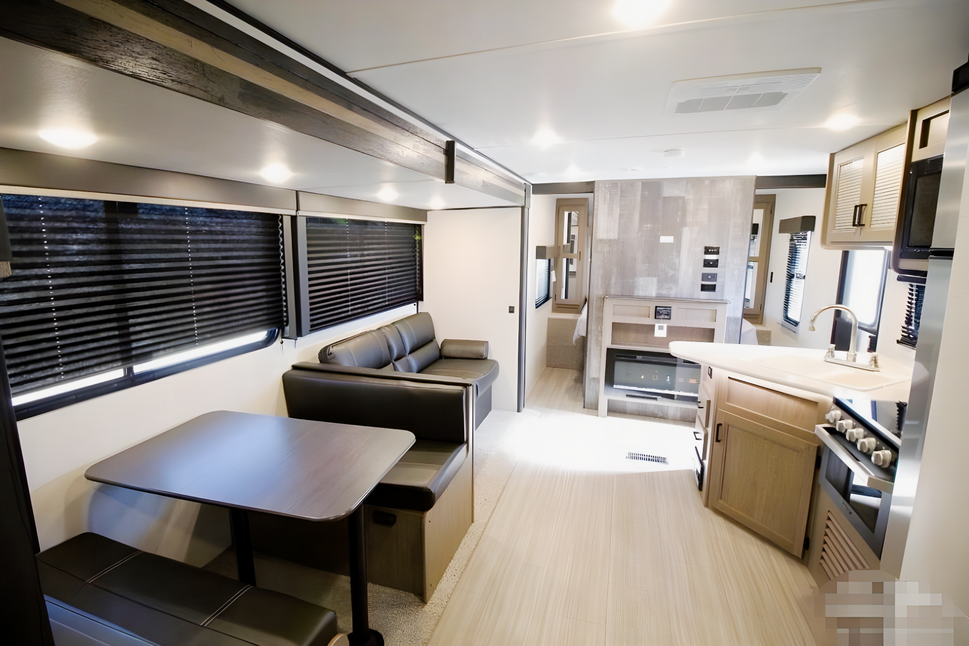 McMasters Keystone 318BR Hideout Travel Trailer