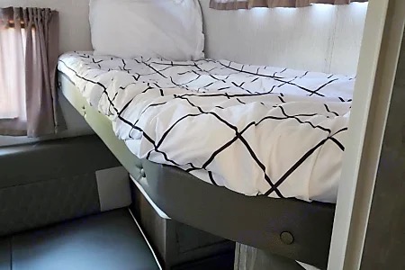 2022 Cruise Lite 28VBXL Travel Trailer