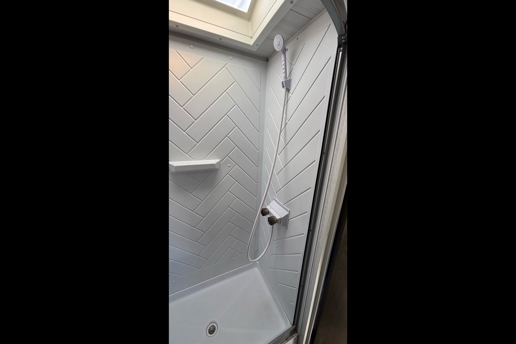 2022 Cruise Lite 28VBXL Travel Trailer
