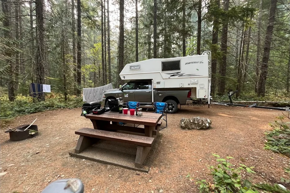 Hans's Northern Lite truck camper