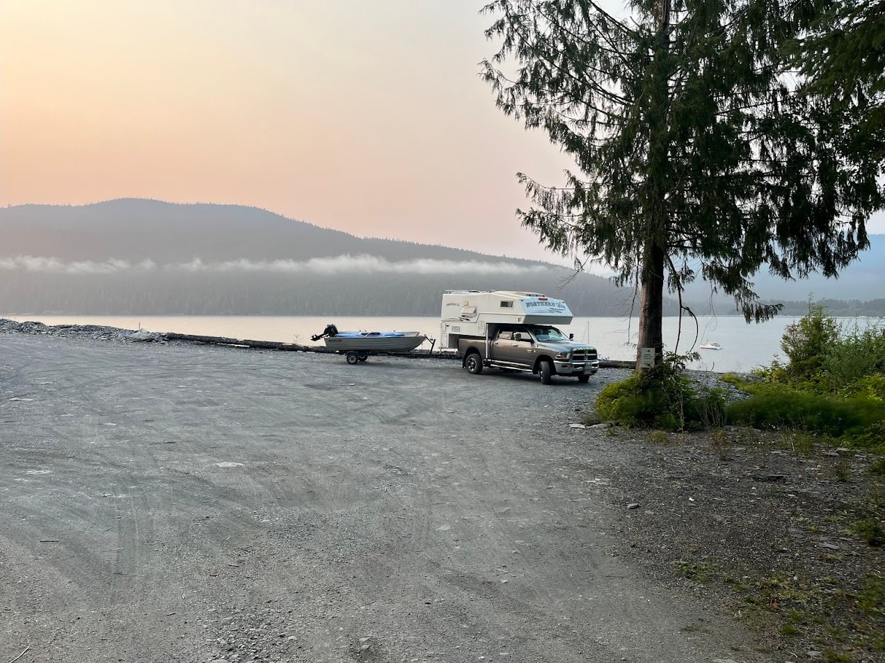 Hans's Northern Lite truck camper