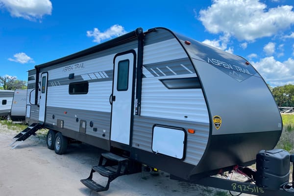 E ❤️ A The Dutchman Travel Trailer