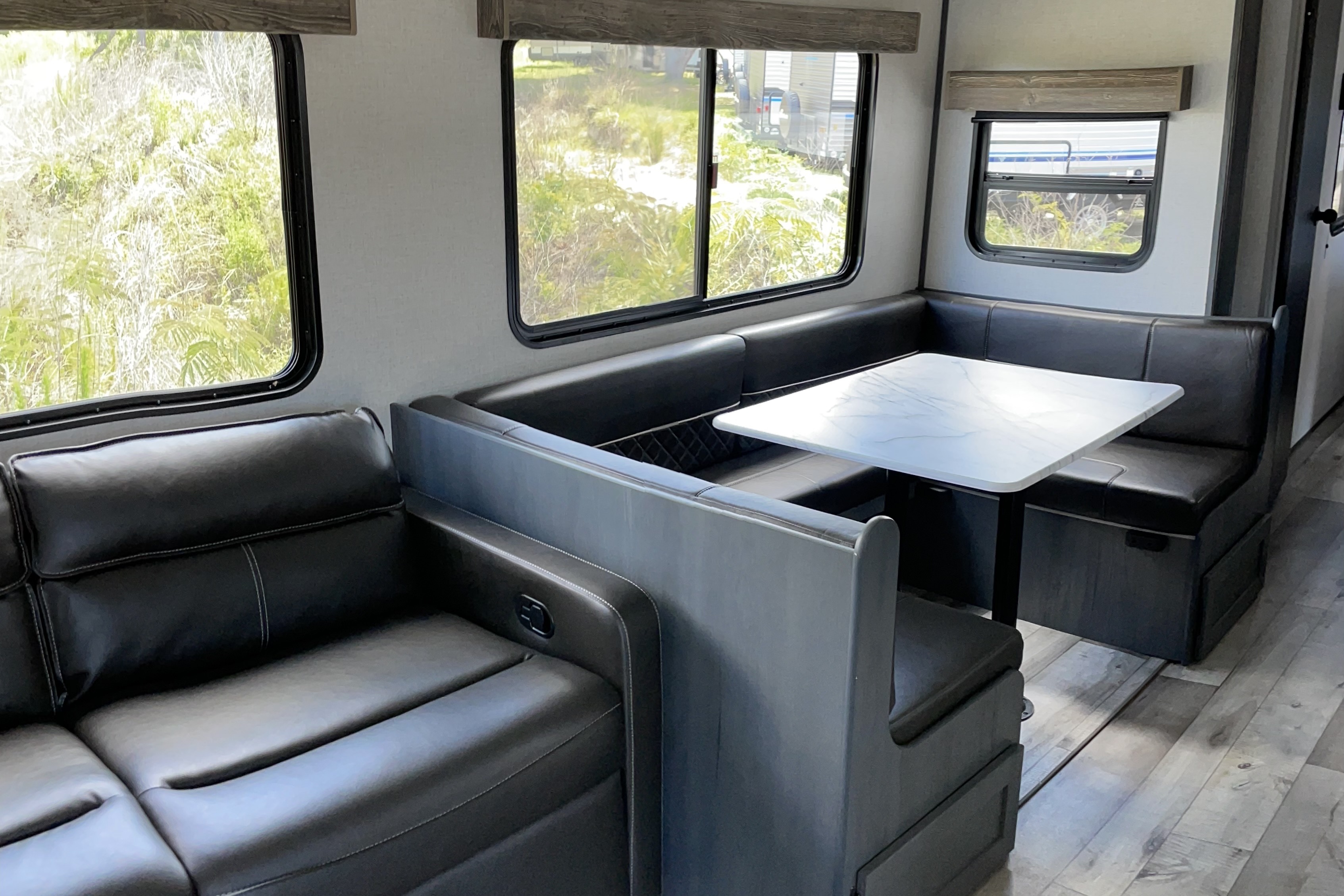 E ❤️ A  The Dutchman Travel Trailer