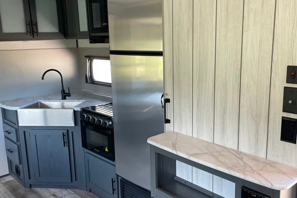 E ❤️ A The Dutchman Travel Trailer