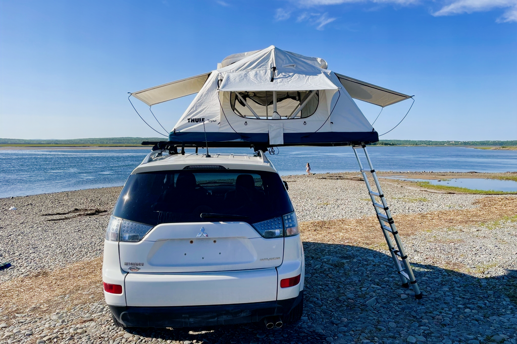 Olly the Outlander and Theo the Thule Popup Tent