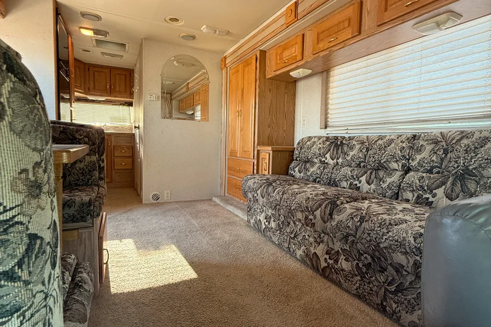 ☀️ Solaris for Free Spirits & Young Explorers  [Affordable RV+Extra Time+Battery]