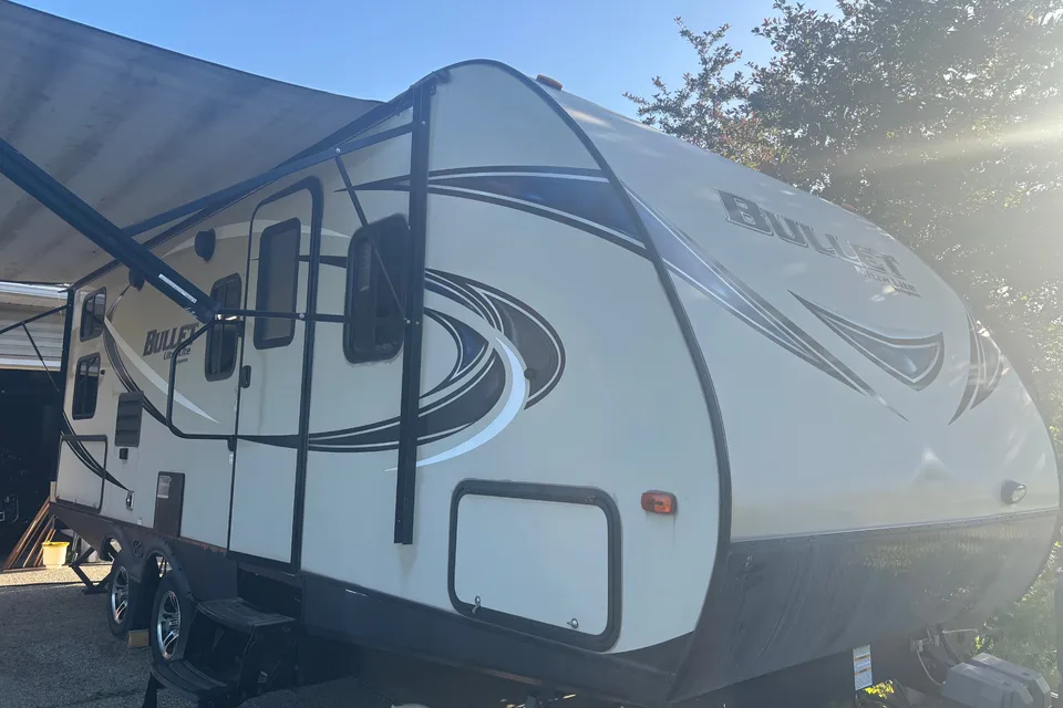Mathew's Keystone 243 bhs Travel Trailer