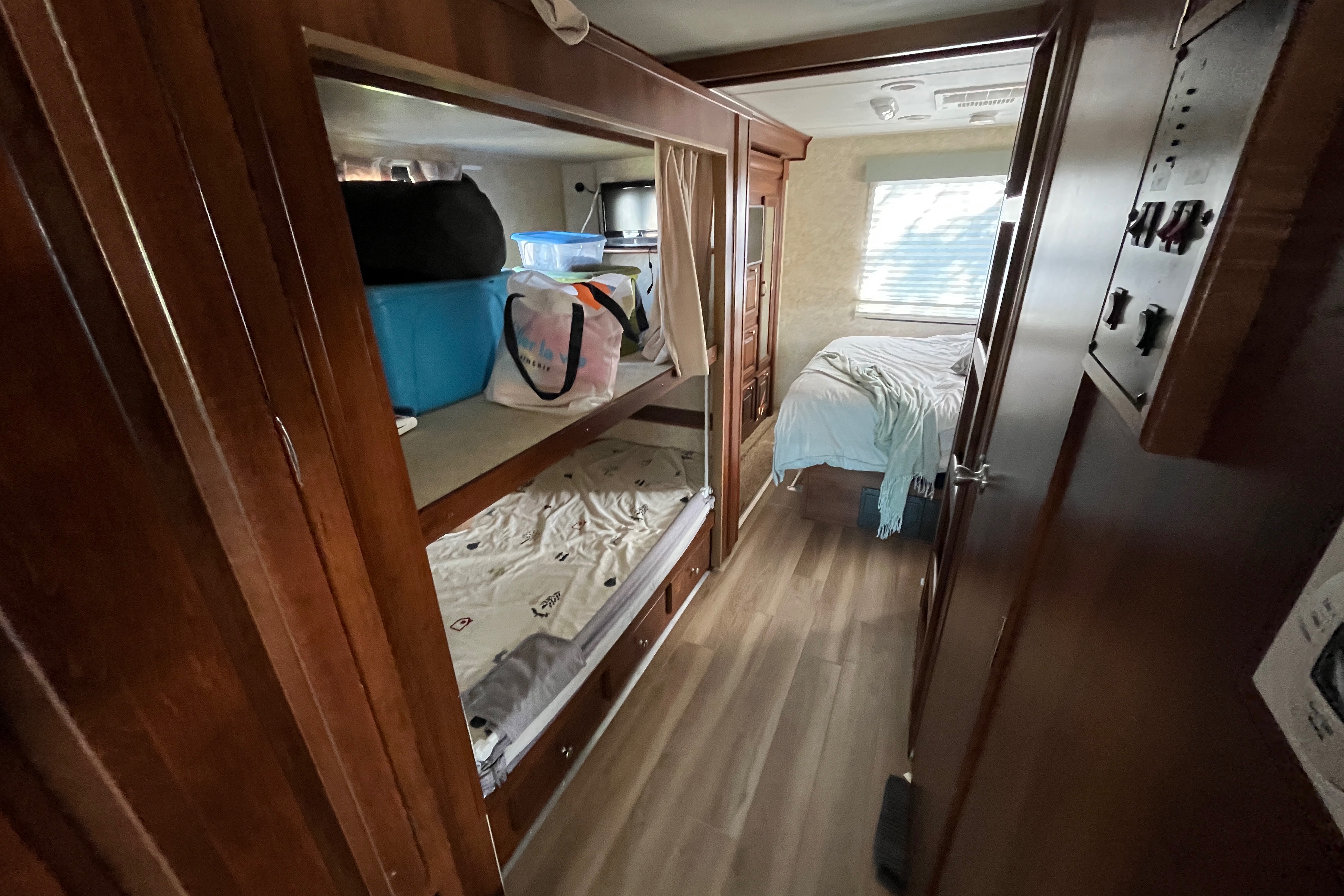 Le George familial 35’ (Bunkbed) (2 slide-out)