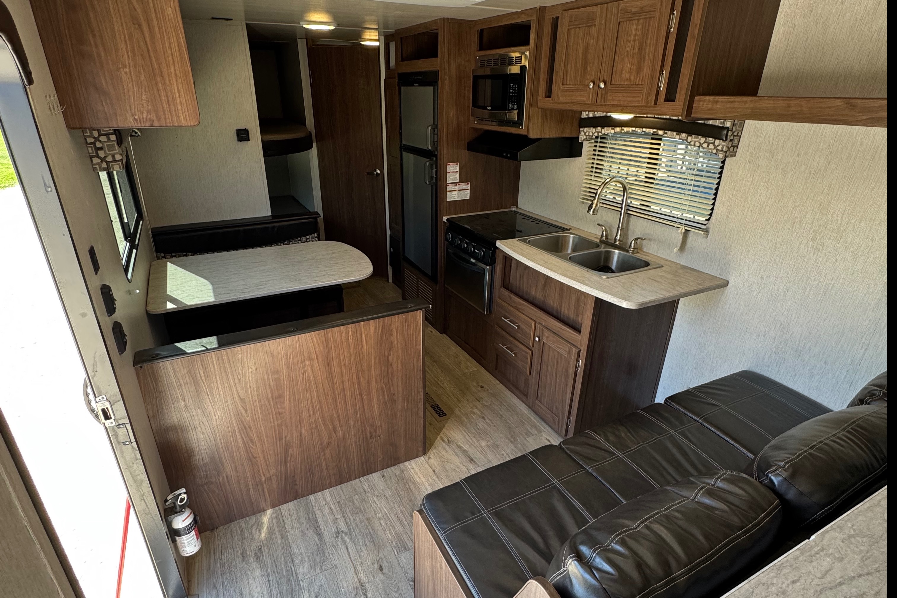 Family Friendly Heartland Prowler Lynx 25lx Travel Trailer