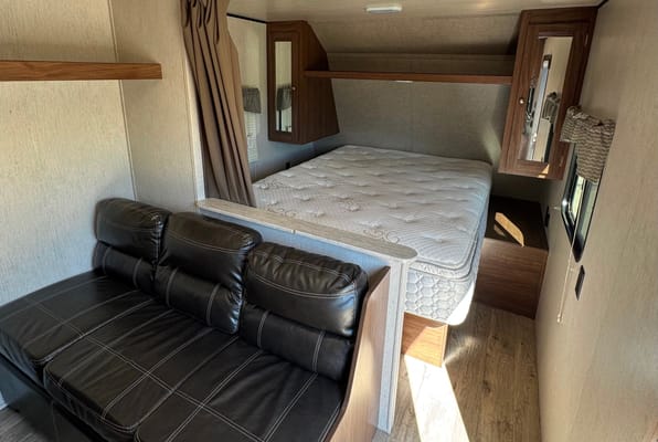 Family Friendly Heartland Prowler Lynx 25lx Travel Trailer