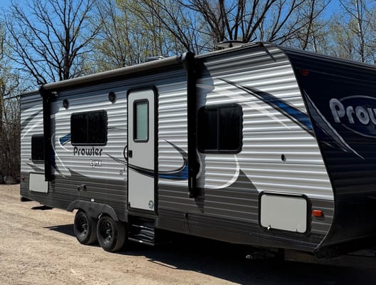 Family Friendly Heartland Prowler Lynx 25lx Travel Trailer