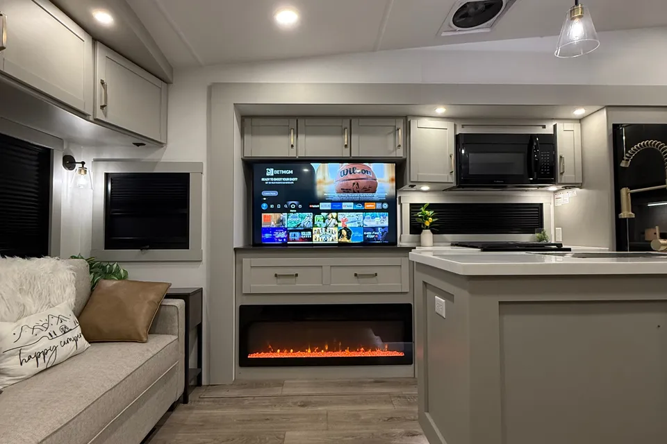Brinkley 3610 Z Fifth Wheel