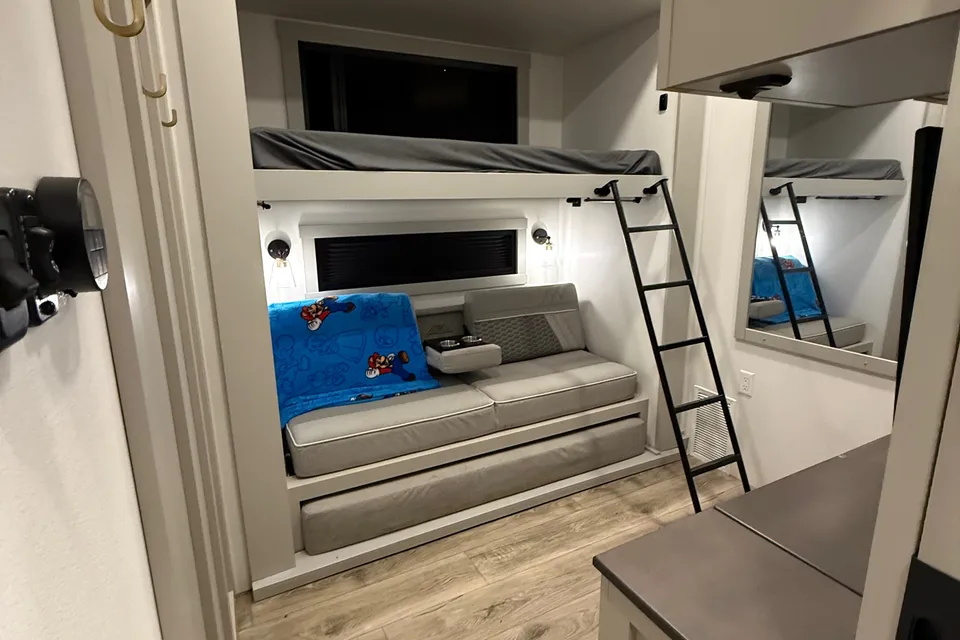 Brinkley 3610 Z Fifth Wheel