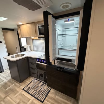 “Roomy Ryder” 2025 - Sleeps 10+ Delivered and Setup! 2 Slides! Huge Bunkroom!