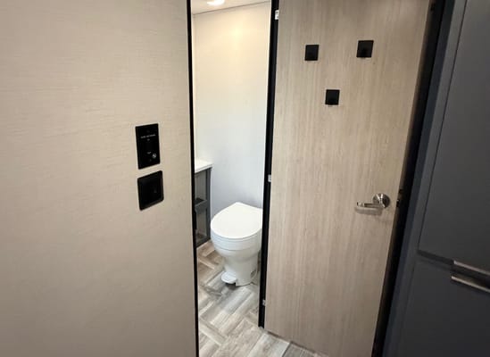 “Roomy Ryder” 2025 - Sleeps 10+ Delivered and Setup! 2 Slides! Huge Bunkroom!