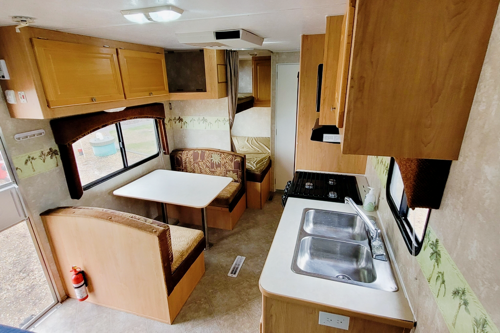 Wes's Thor Wave 25BH Travel Trailer