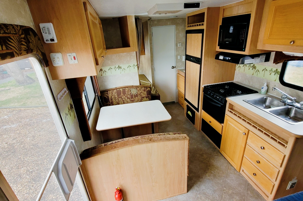Wes's Thor Wave 25BH Travel Trailer