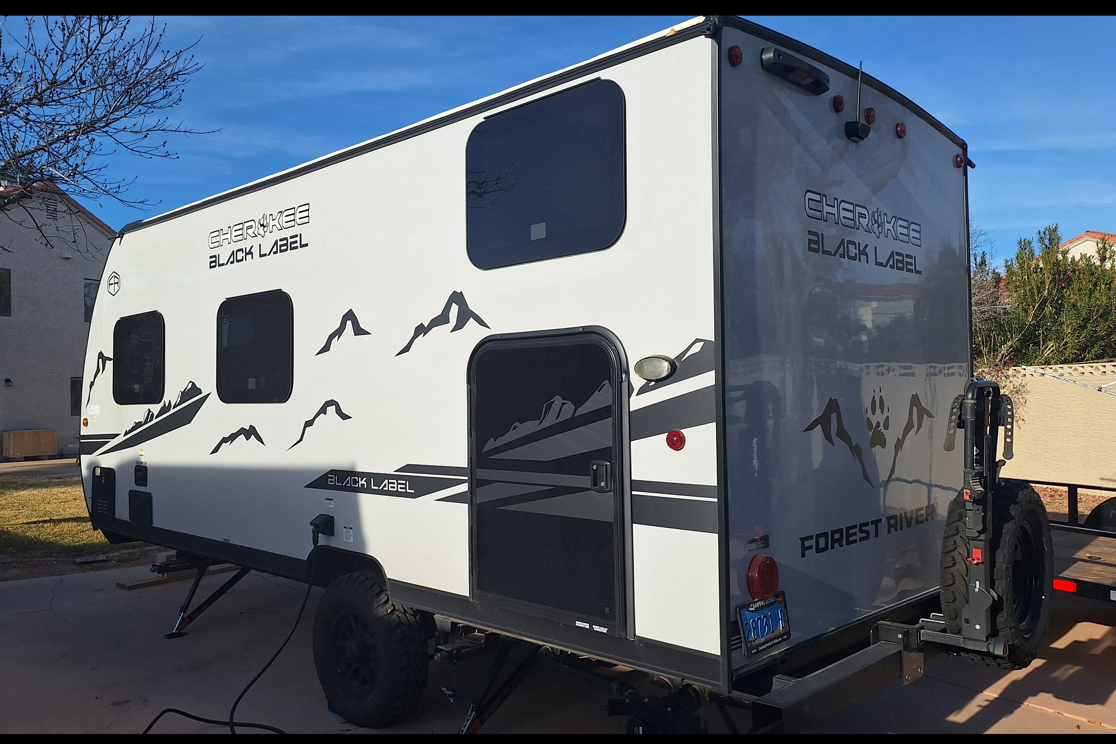 Blacky 2025 Cherokee Black Label with Solar
