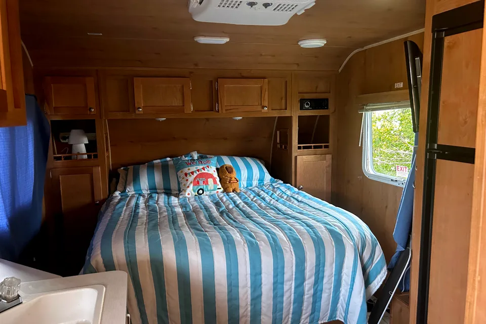 Missy's Riverside RV C Toy Hauler