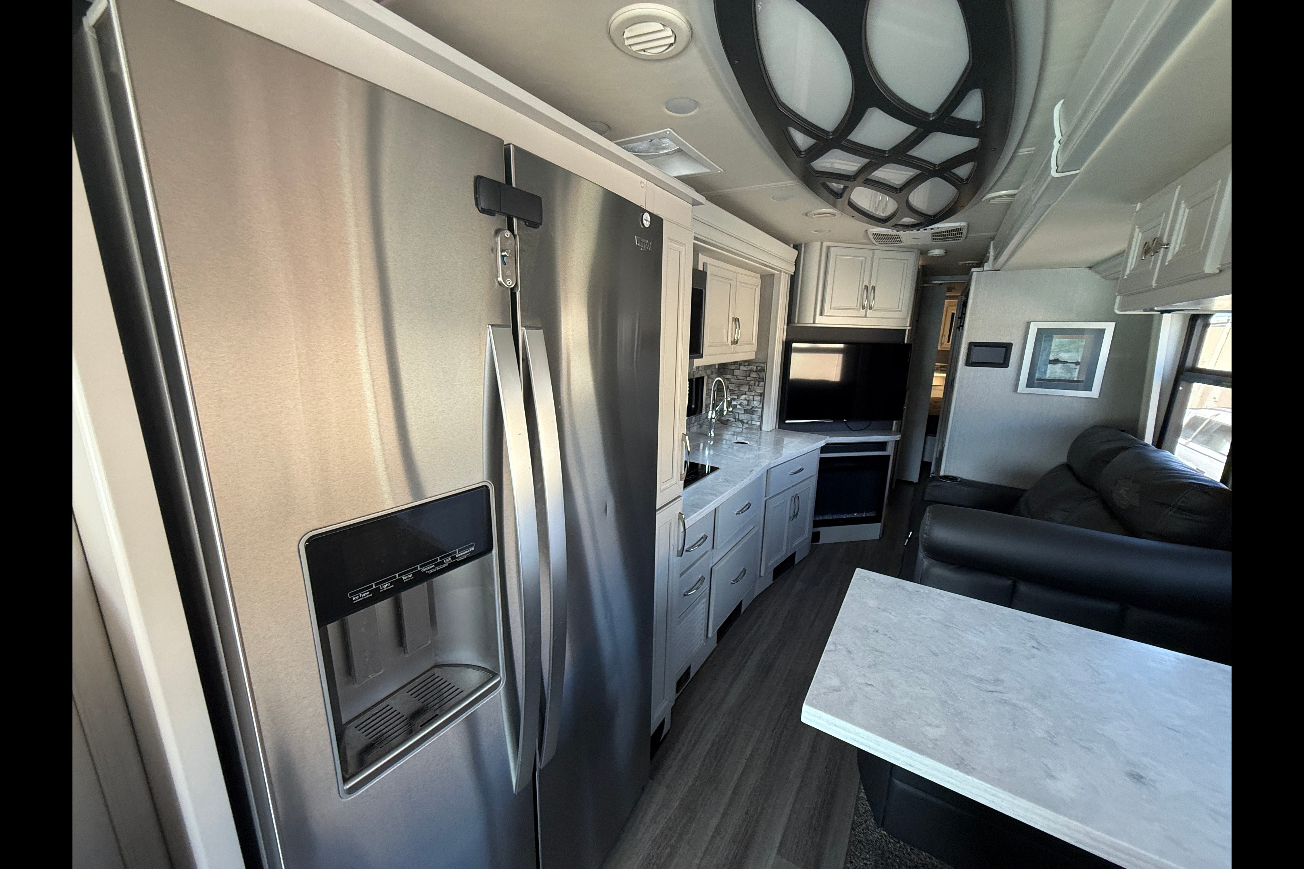 Leo's Legend 2022 Holiday Rambler Navigator 38N