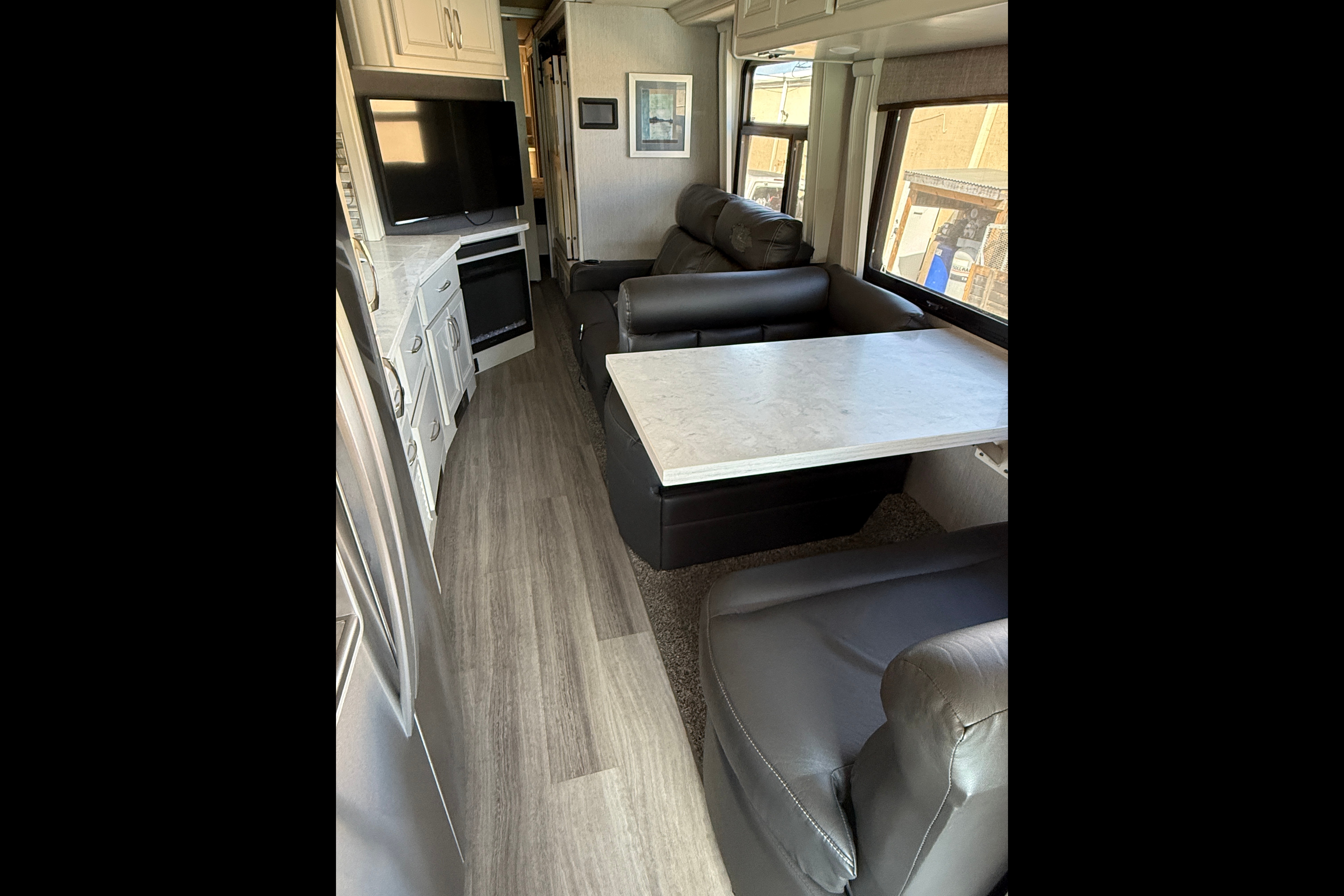 Leo's Legend 2022 Holiday Rambler Navigator 38N