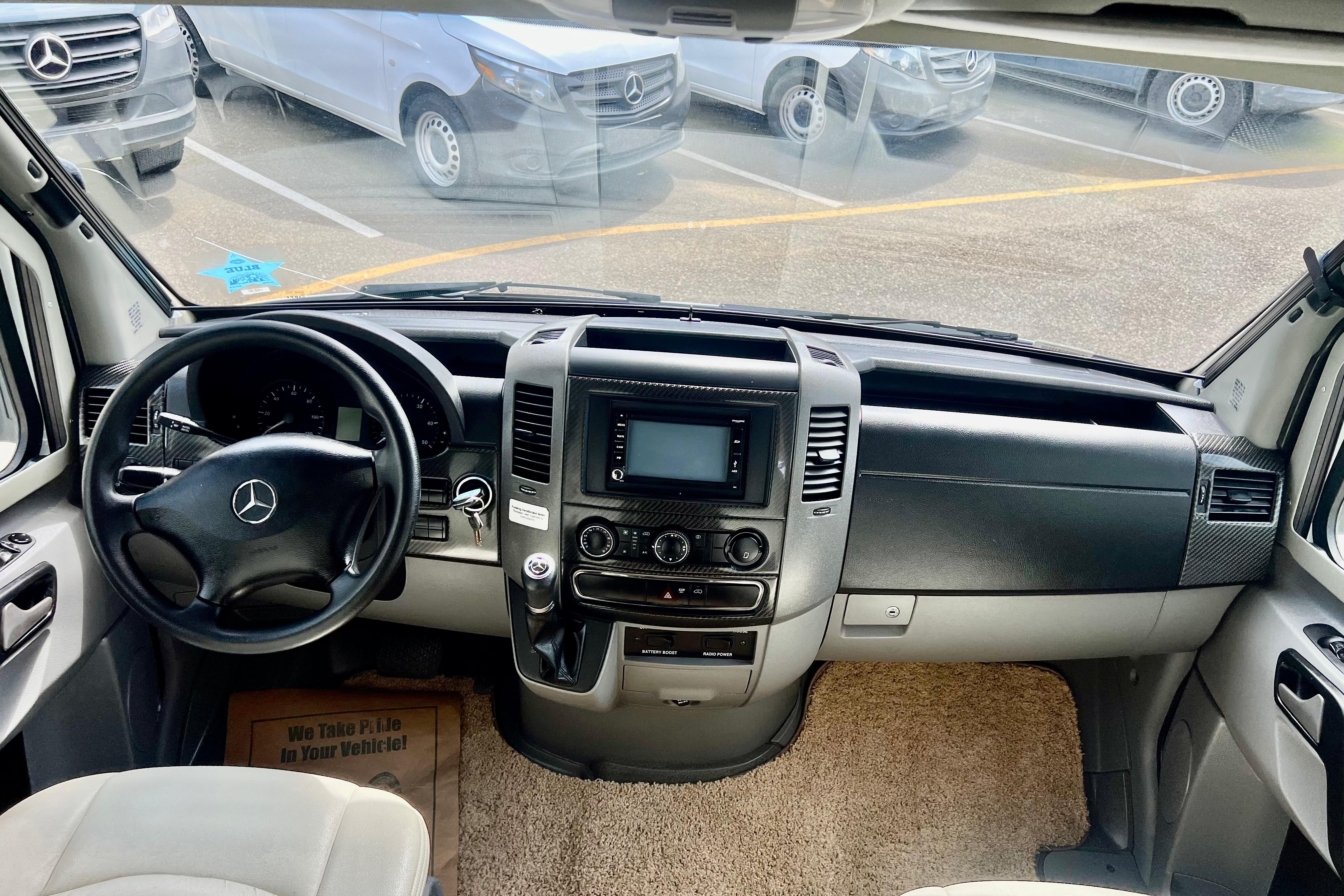 Fully Equipped Luxury Mercedes / Easy to Drive & Fuel Efficient