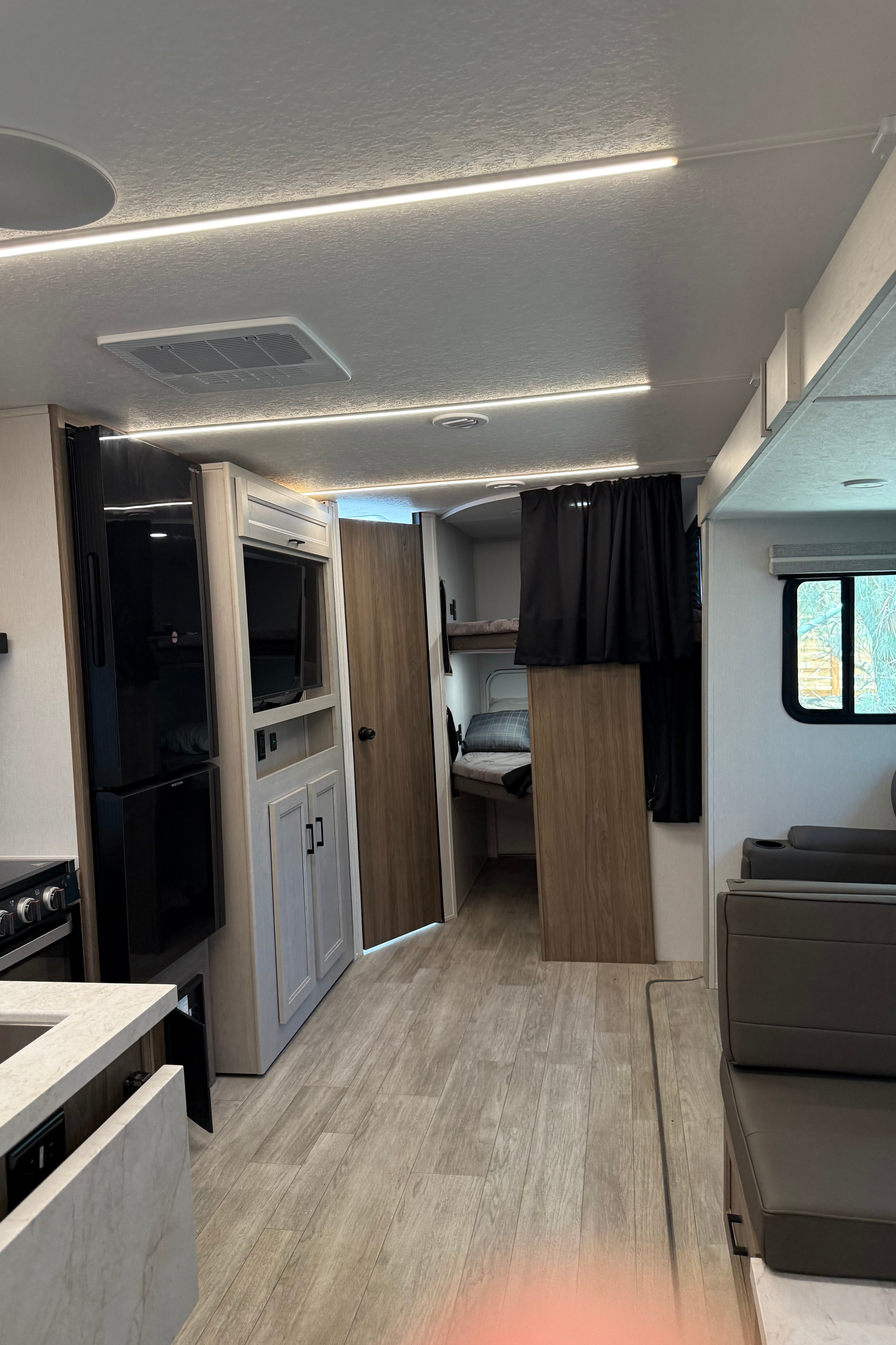 Joe's Coachmen Freedom Express 288BHS Travel Trailer