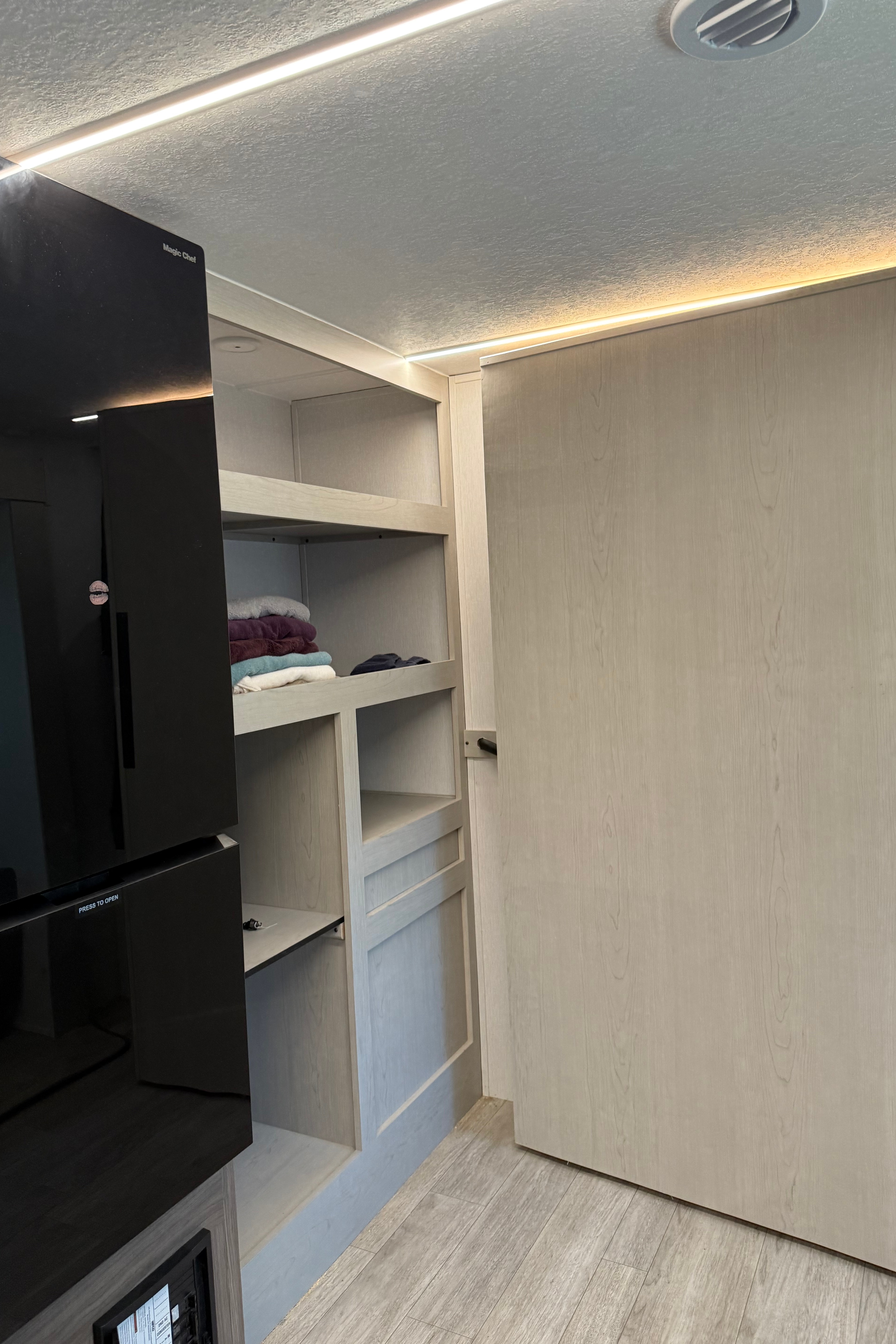 Joe's Coachmen Freedom Express 288BHS Travel Trailer