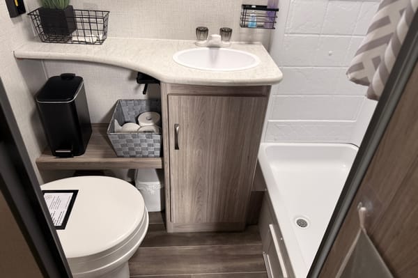 Brand new lightweight Glamping unit for 2 adults (+2kids)