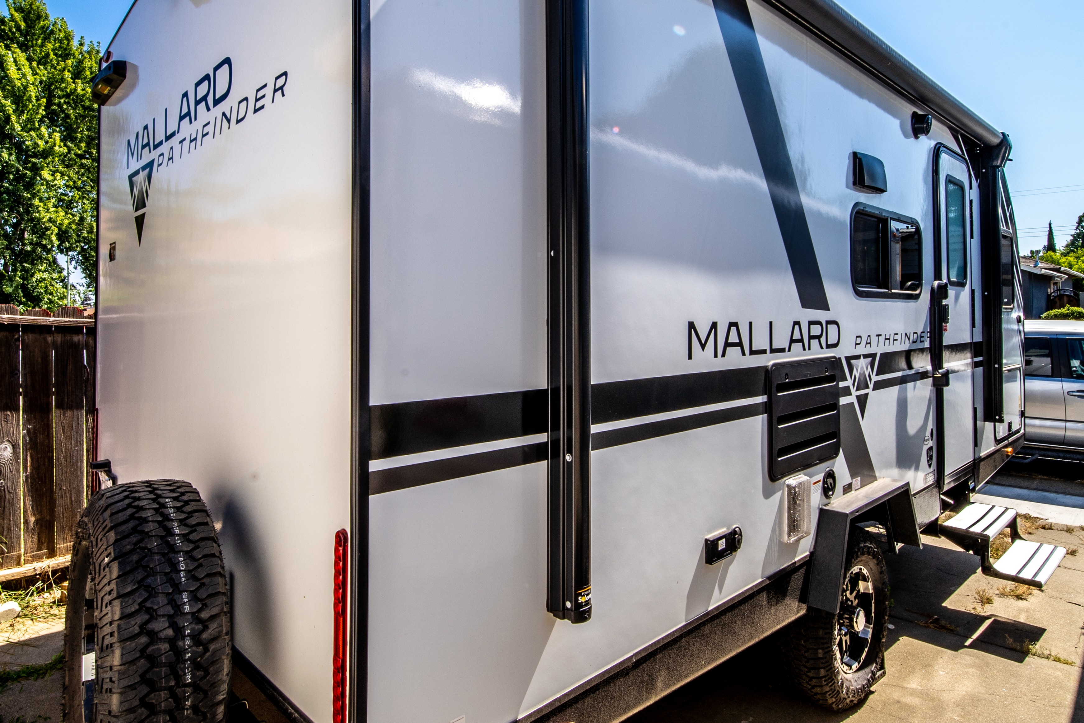 2023 Trailer Under 5000lbs (Sleeps 6 & Delivery)