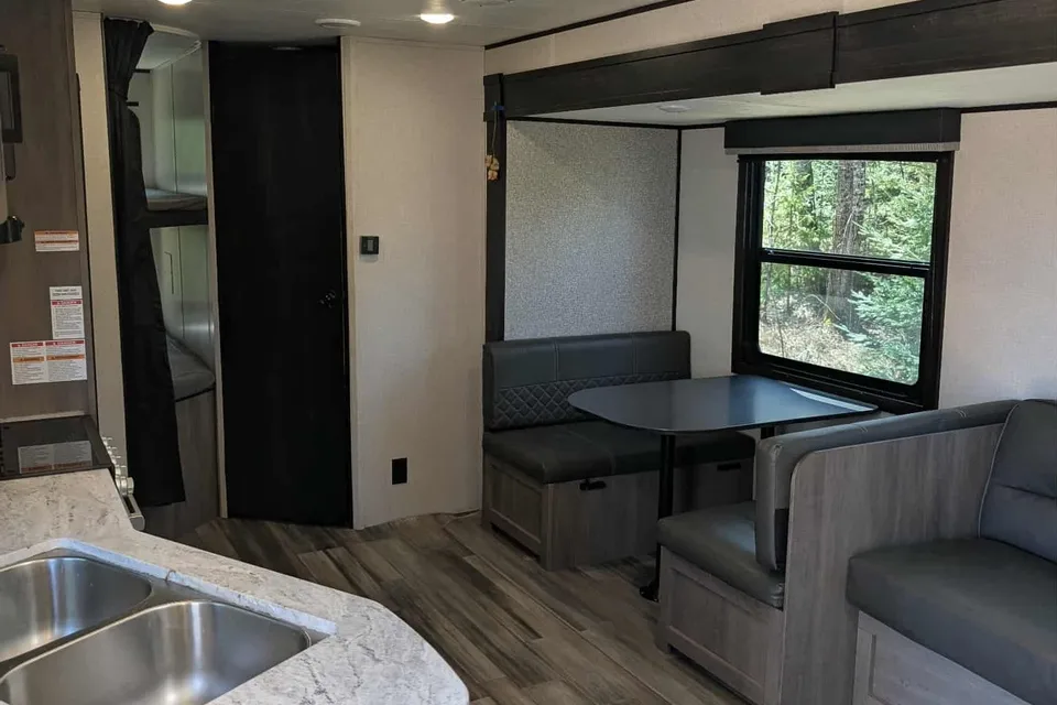 The Getaway with Curtis's Starcraft Autumridge Travel Trailer