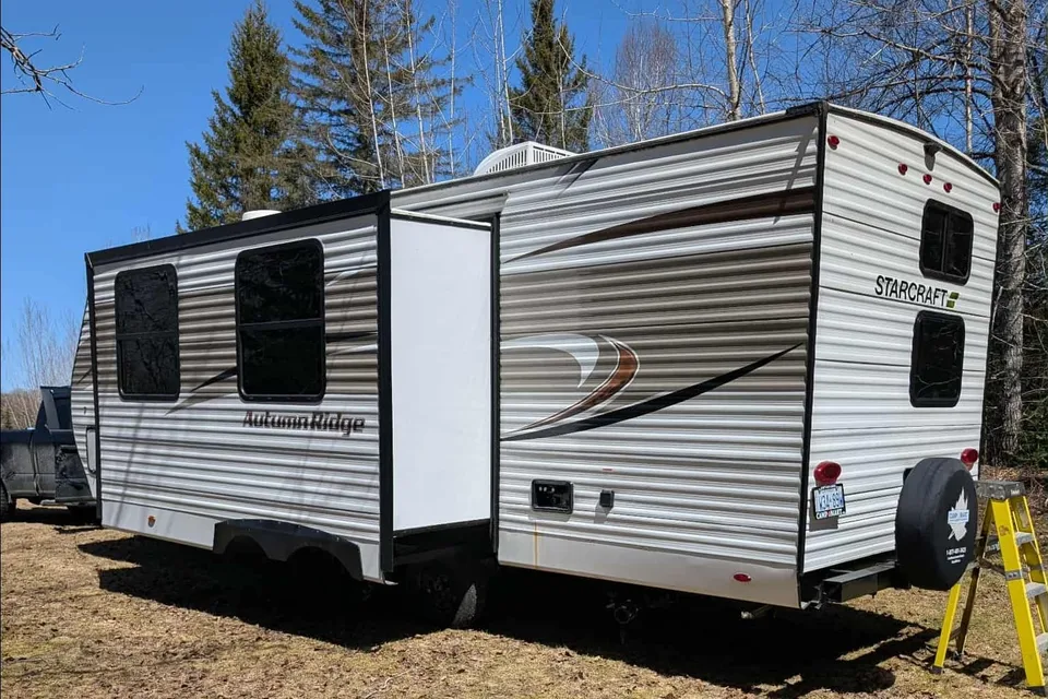 The Getaway with Curtis's Starcraft Autumridge Travel Trailer