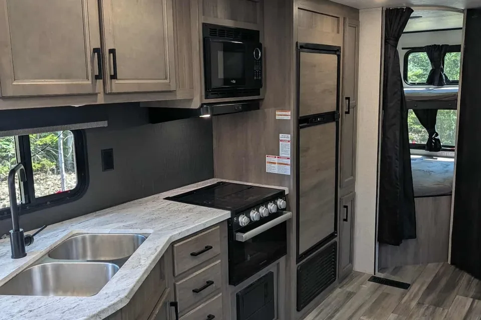 The Getaway with Curtis's Starcraft Autumridge Travel Trailer