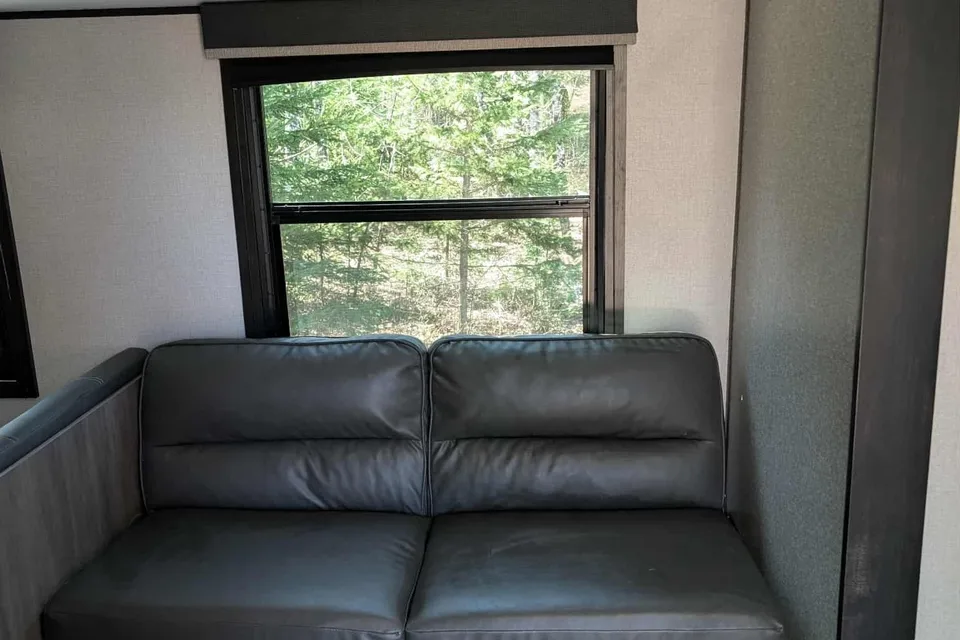 The Getaway with Curtis's Starcraft Autumridge Travel Trailer