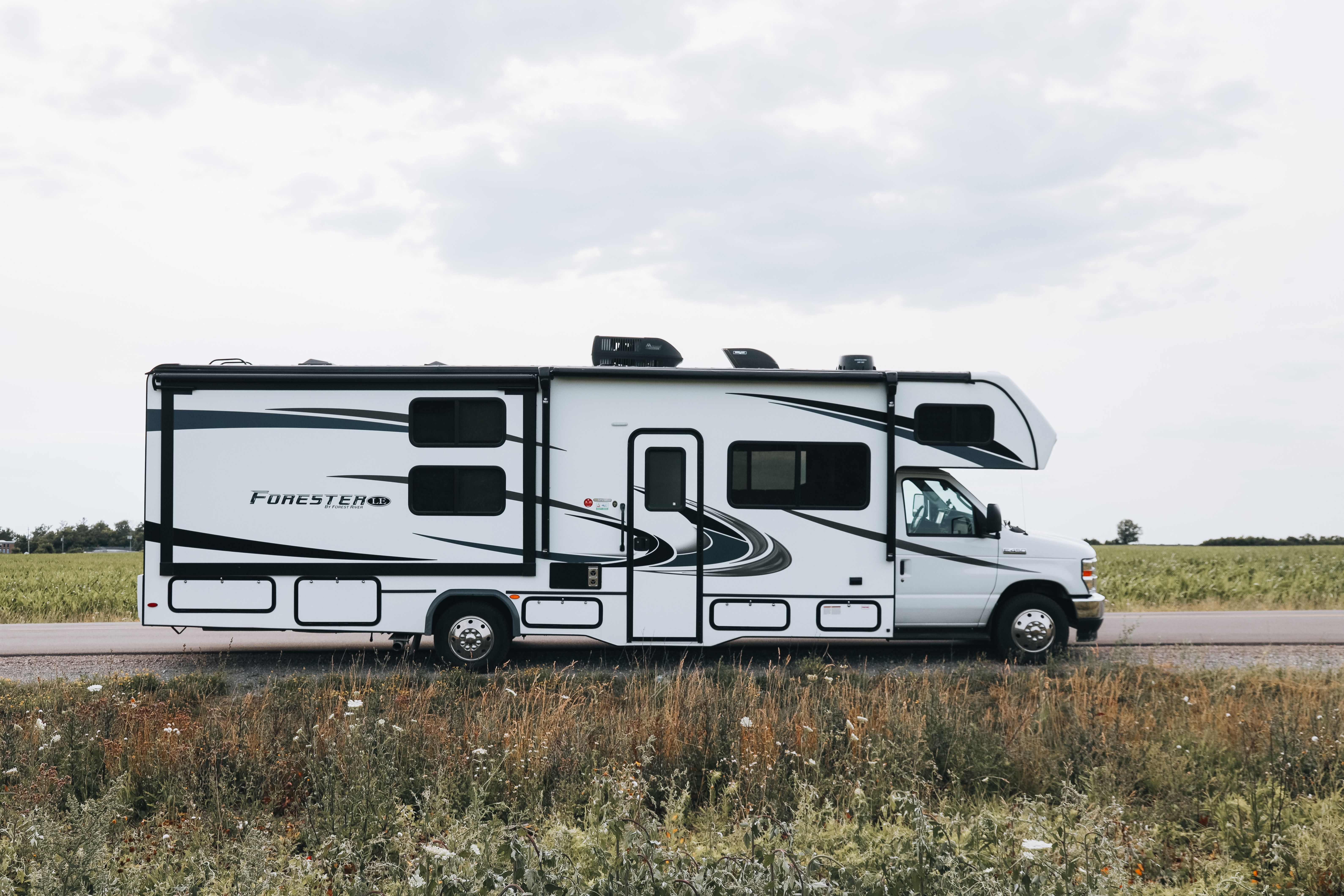 Mamma Dukes 2021 32ft Forester Motorhome
