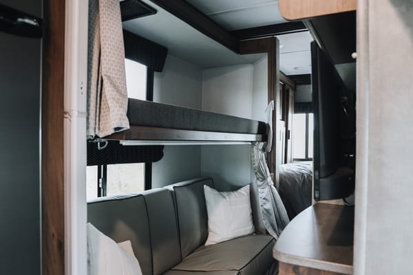 Mamma Dukes 2021 32ft Forester Motorhome
