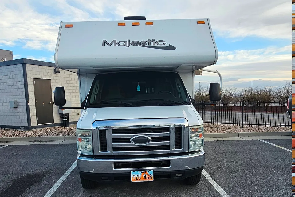 Thor Motor Coach 23a Class C - k -Unlimited miles