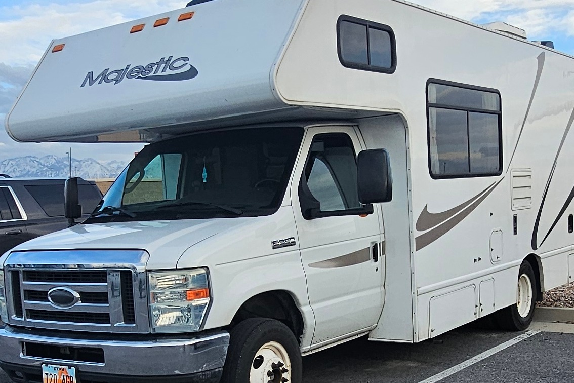 Thor Motor Coach 23a Class C - k -Unlimited miles