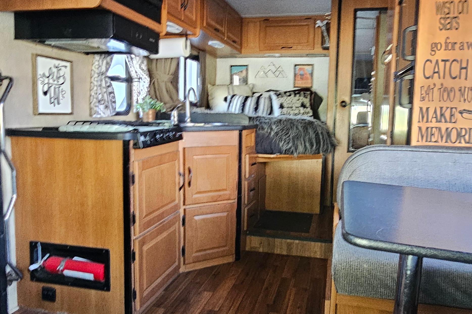 Thor Motor Coach 23a Class C - k -Unlimited miles
