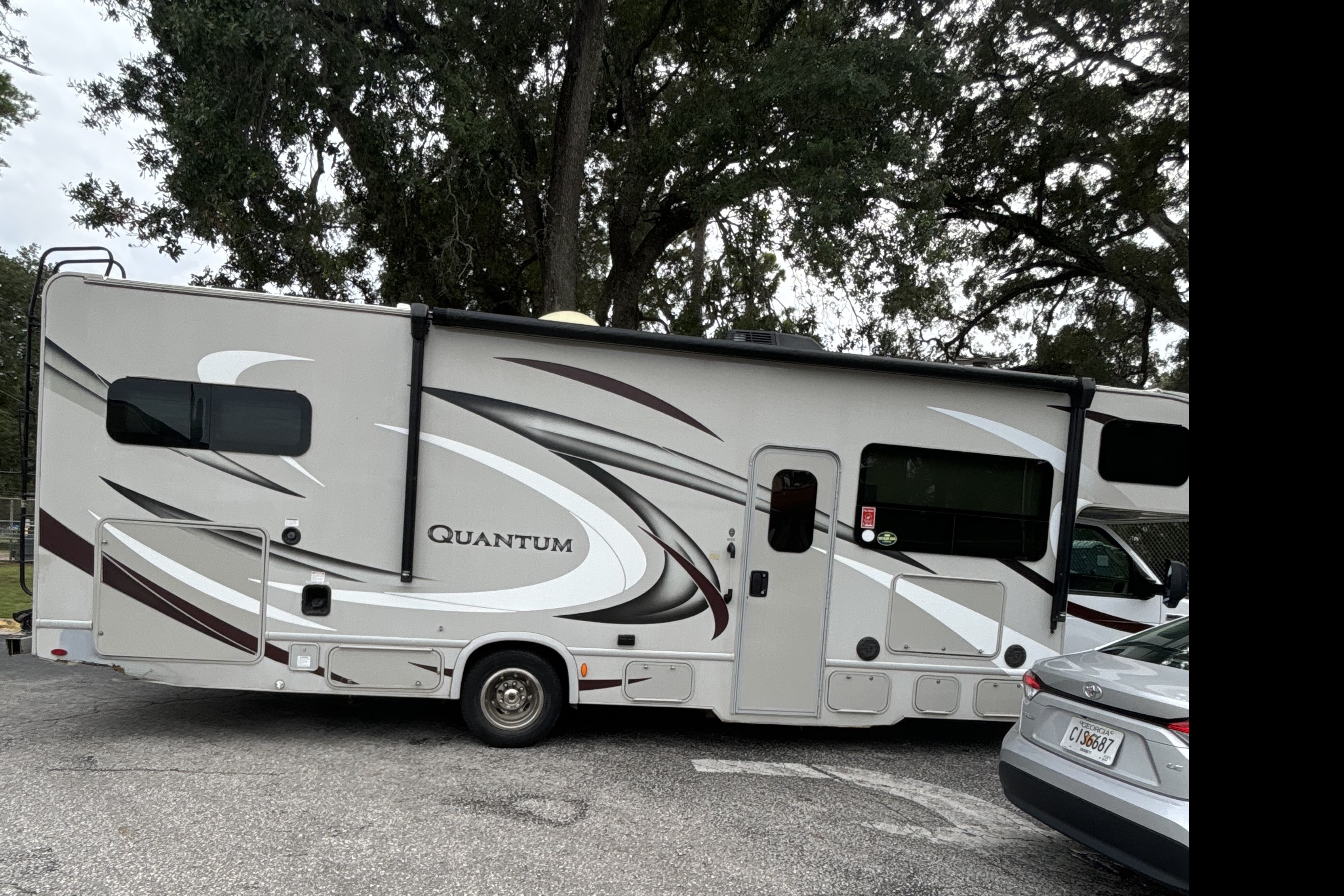 Mac’s Thor Motor Coach Quantum 31ws Class C