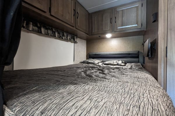 Mercedes Benz Coachmen Prism M-2150 Class C