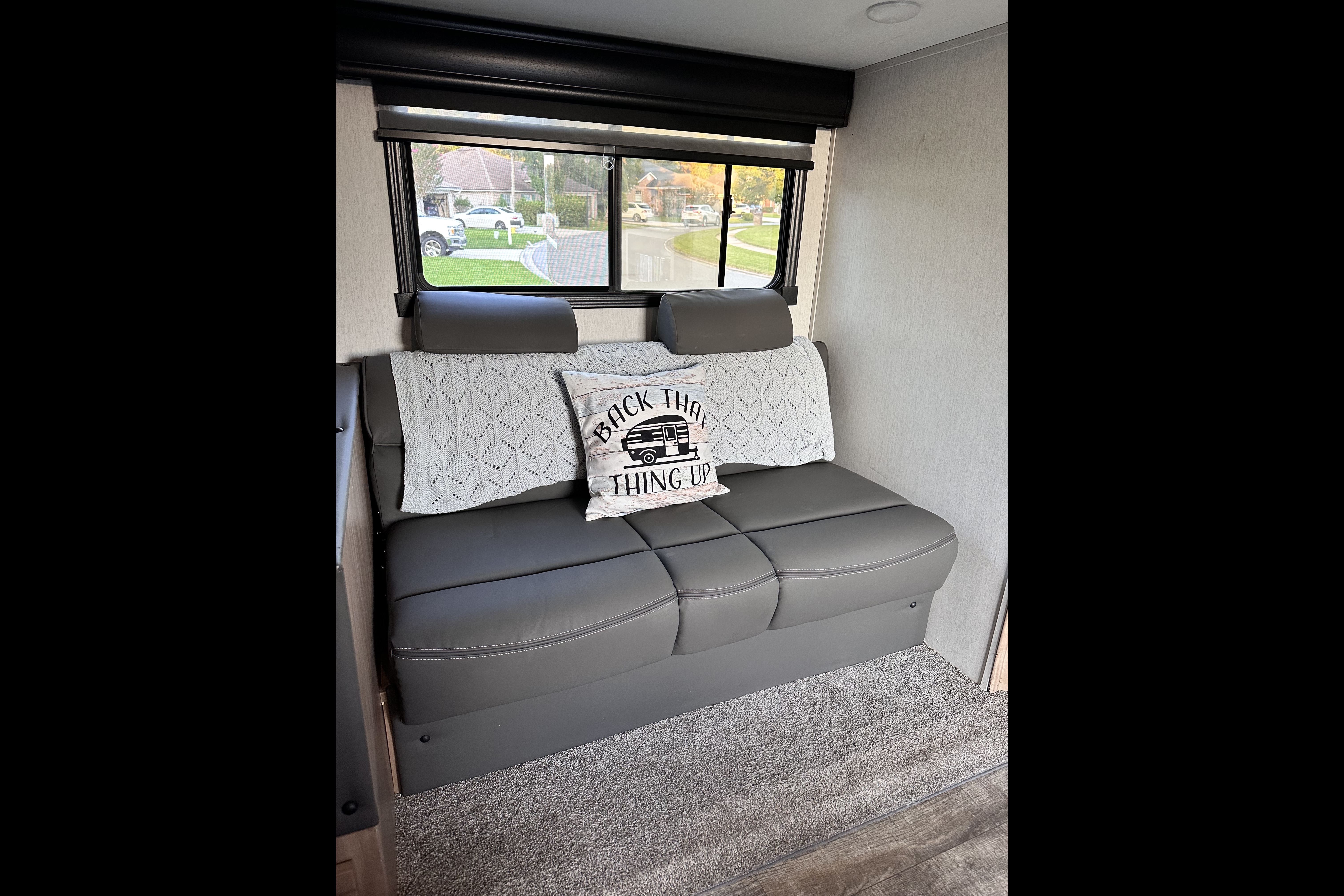 Bougie glamping! 2023 Alpha Wolf - sleeps 8, FULLY STOCKED!