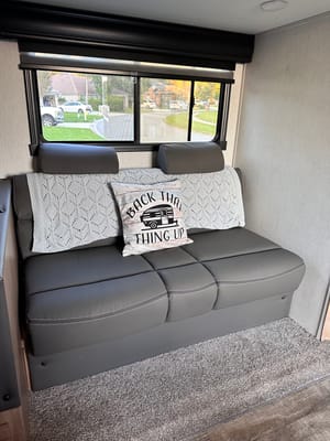 Bougie glamping! 2023 Alpha Wolf - sleeps 8, FULLY STOCKED!