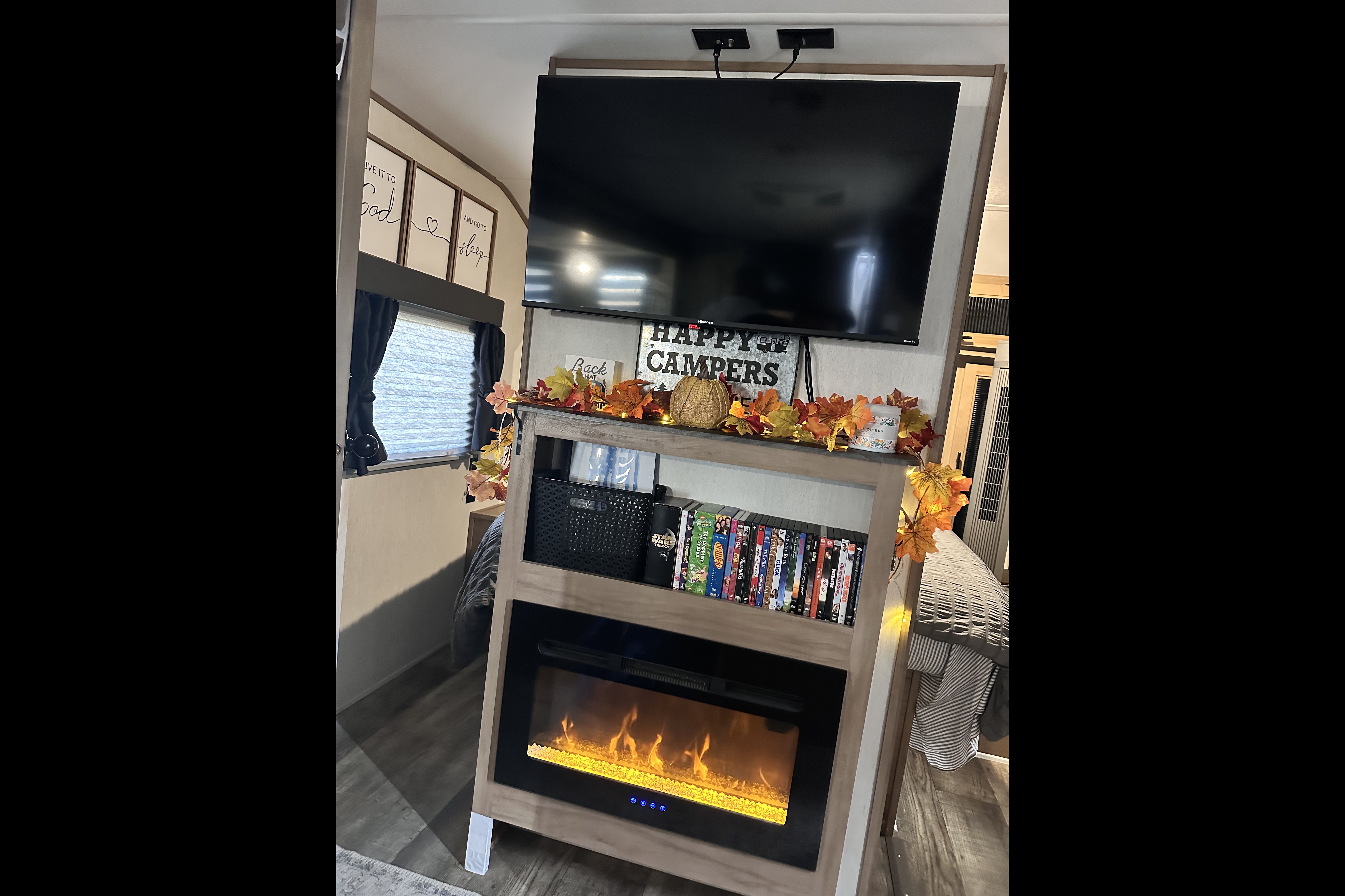 Bougie glamping! 2023 Alpha Wolf - sleeps 8, FULLY STOCKED!