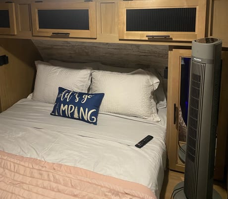 Bougie glamping! 2023 Alpha Wolf - sleeps 8, FULLY STOCKED!