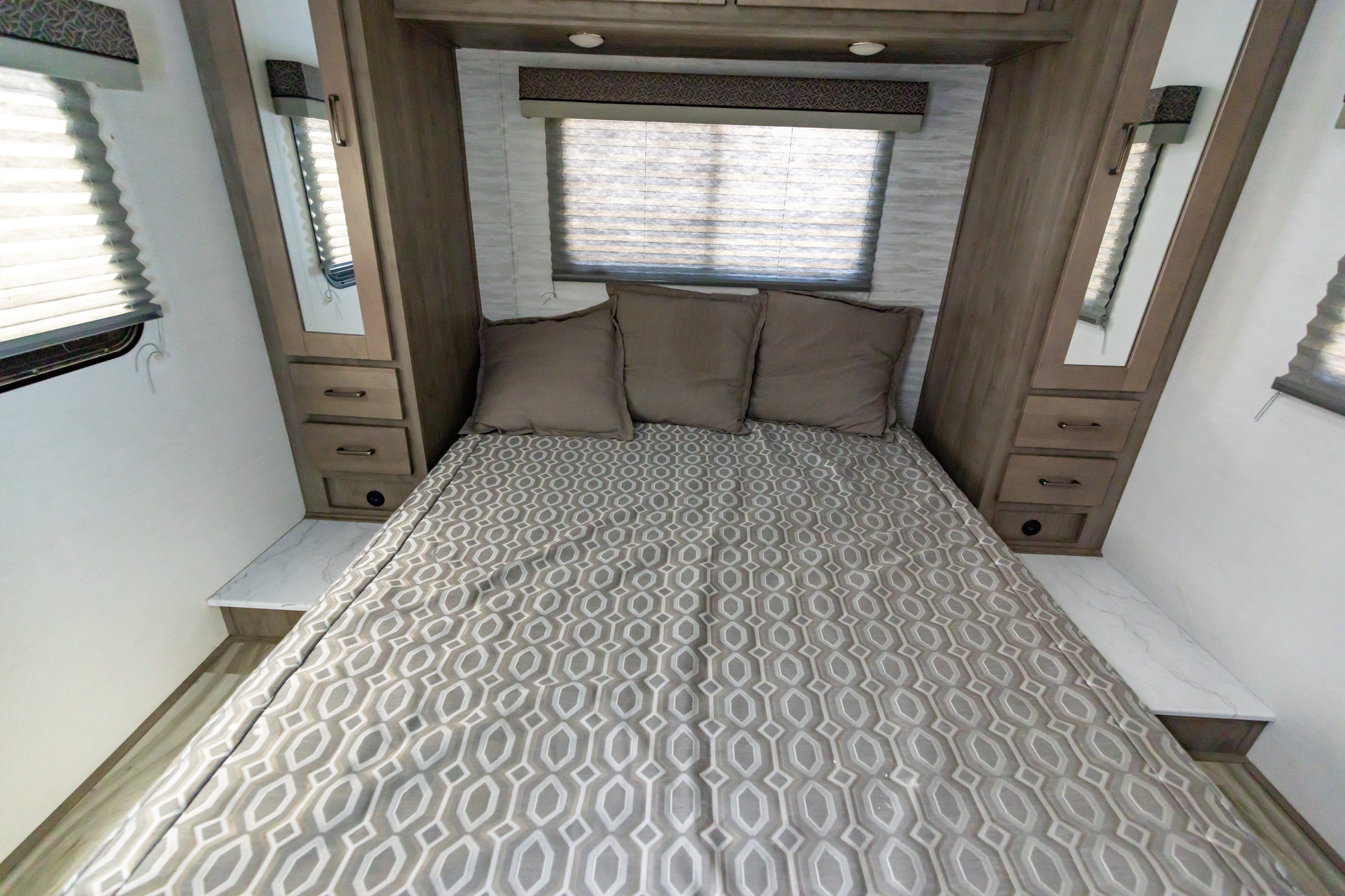 The Weekender! Great RV for Beginners 6280LE - 84048