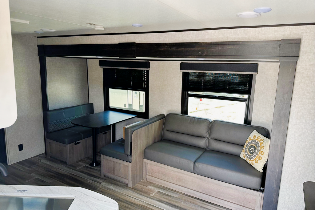 Mockingbird Rentals: Highland Ridge RV Open Range 26BHS Travel Trailer